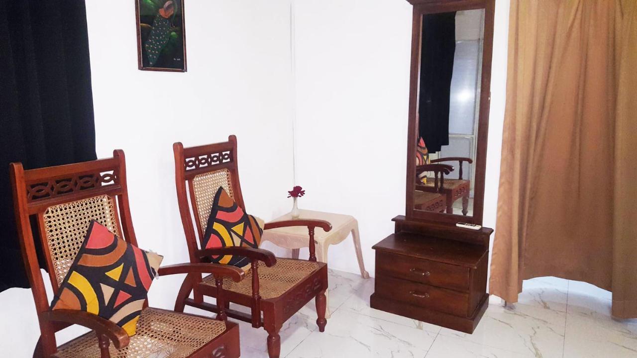 The Beehive Colombo Hotel Bagian luar foto
